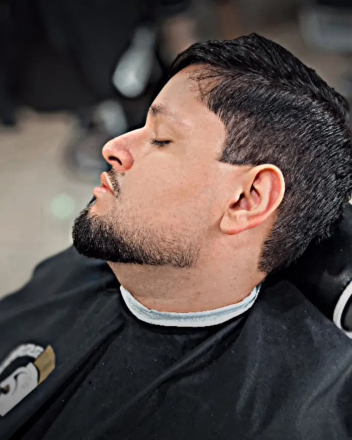 Degradê com barba alinhada